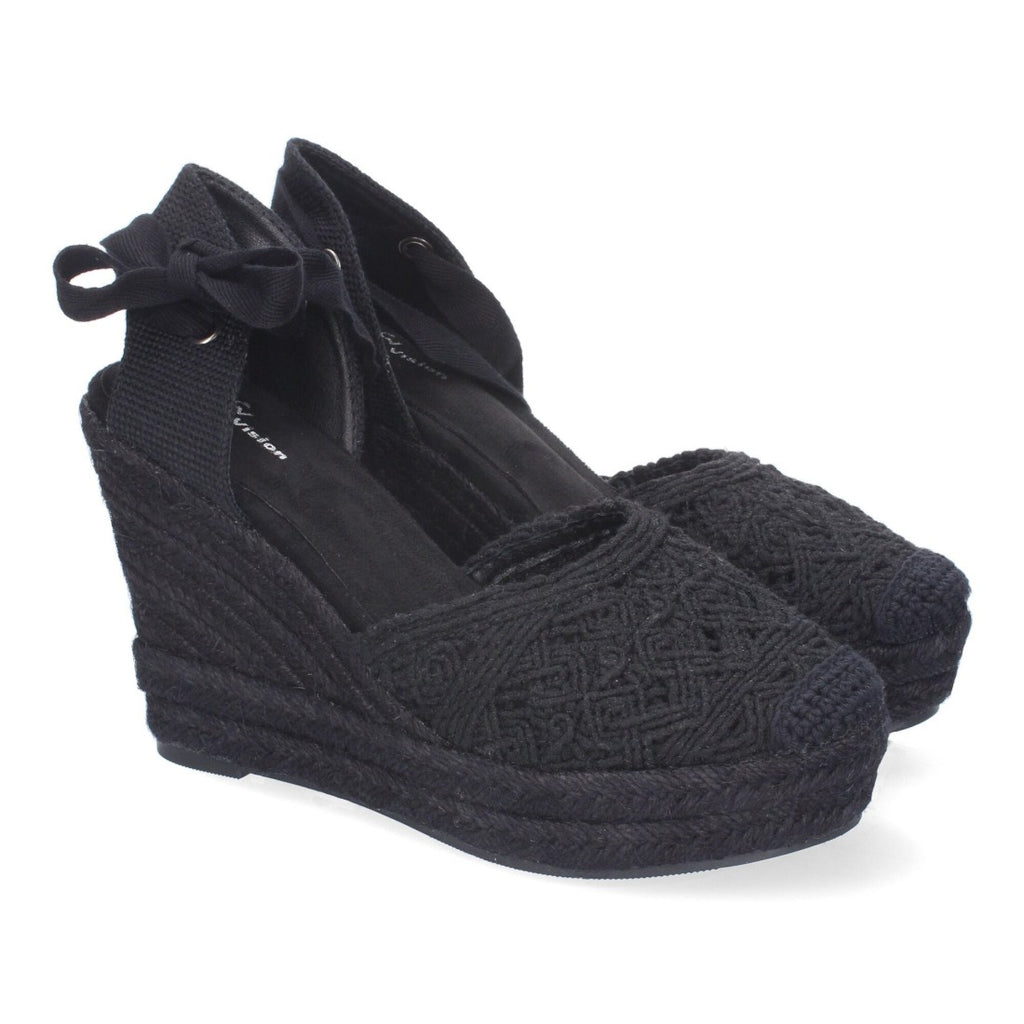 TF1017-Black