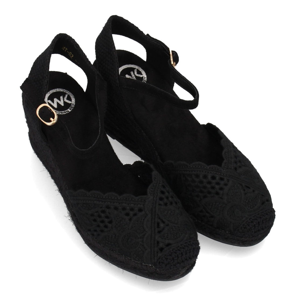 MT-82-Black