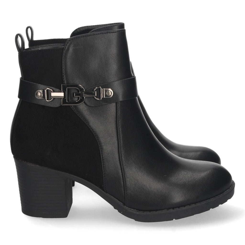 YC8557-Black